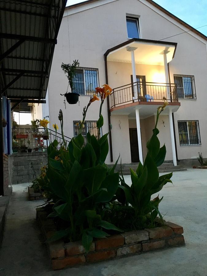 Guest House Nadia Сухумі Екстер'єр фото
