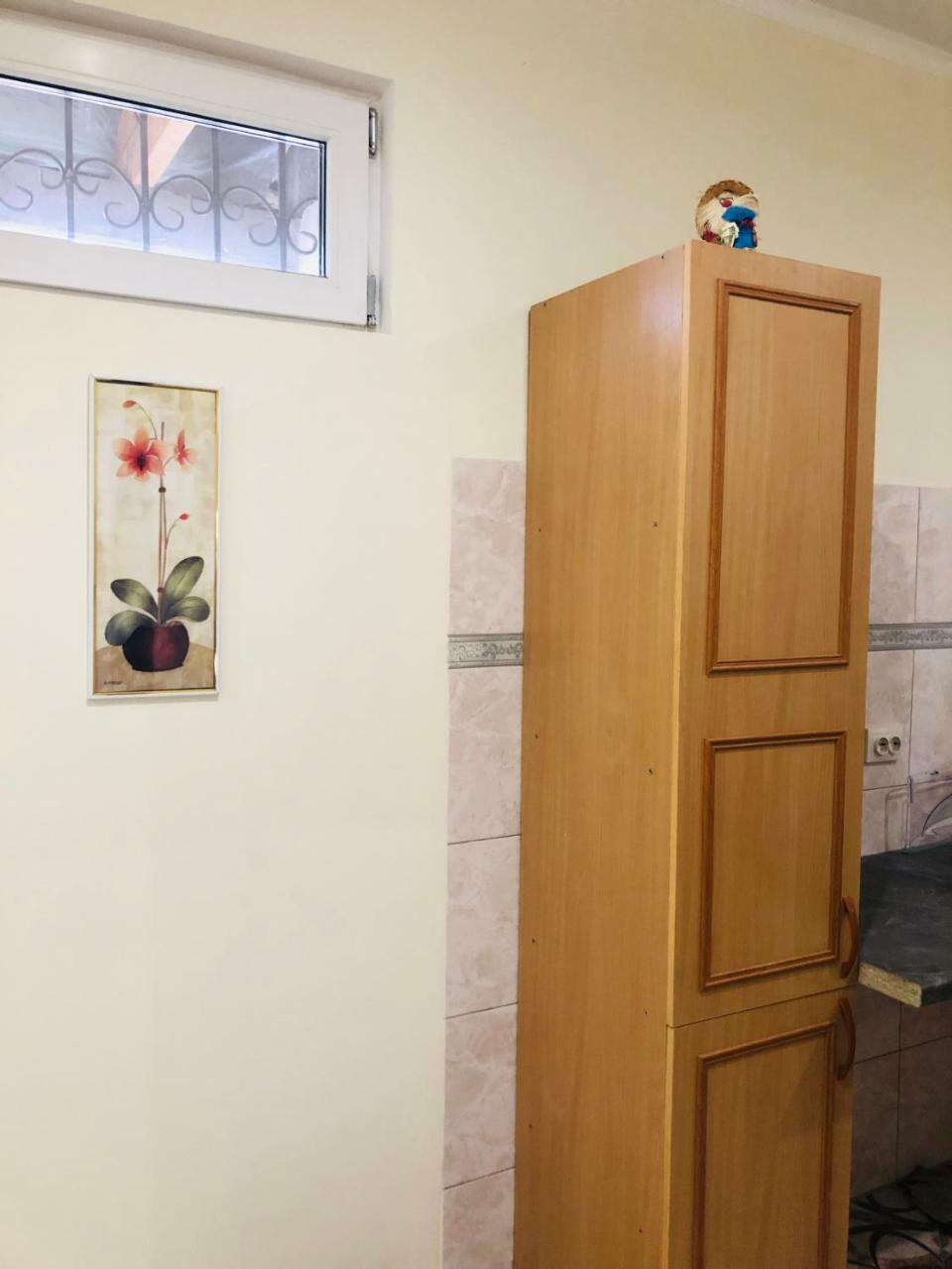 Guest House Nadia Сухумі Екстер'єр фото