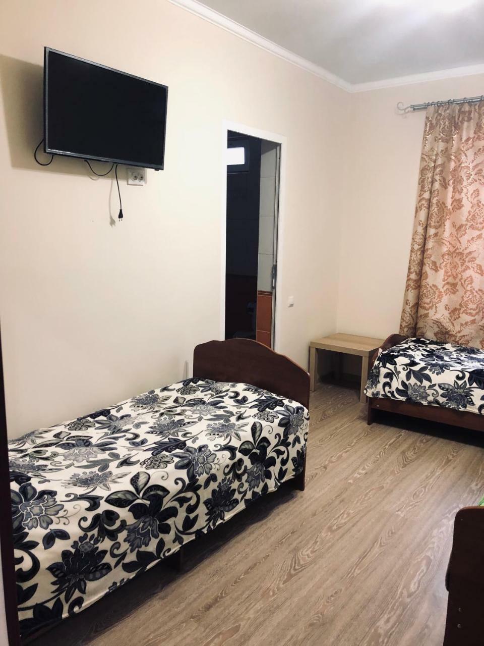 Guest House Nadia Сухумі Екстер'єр фото