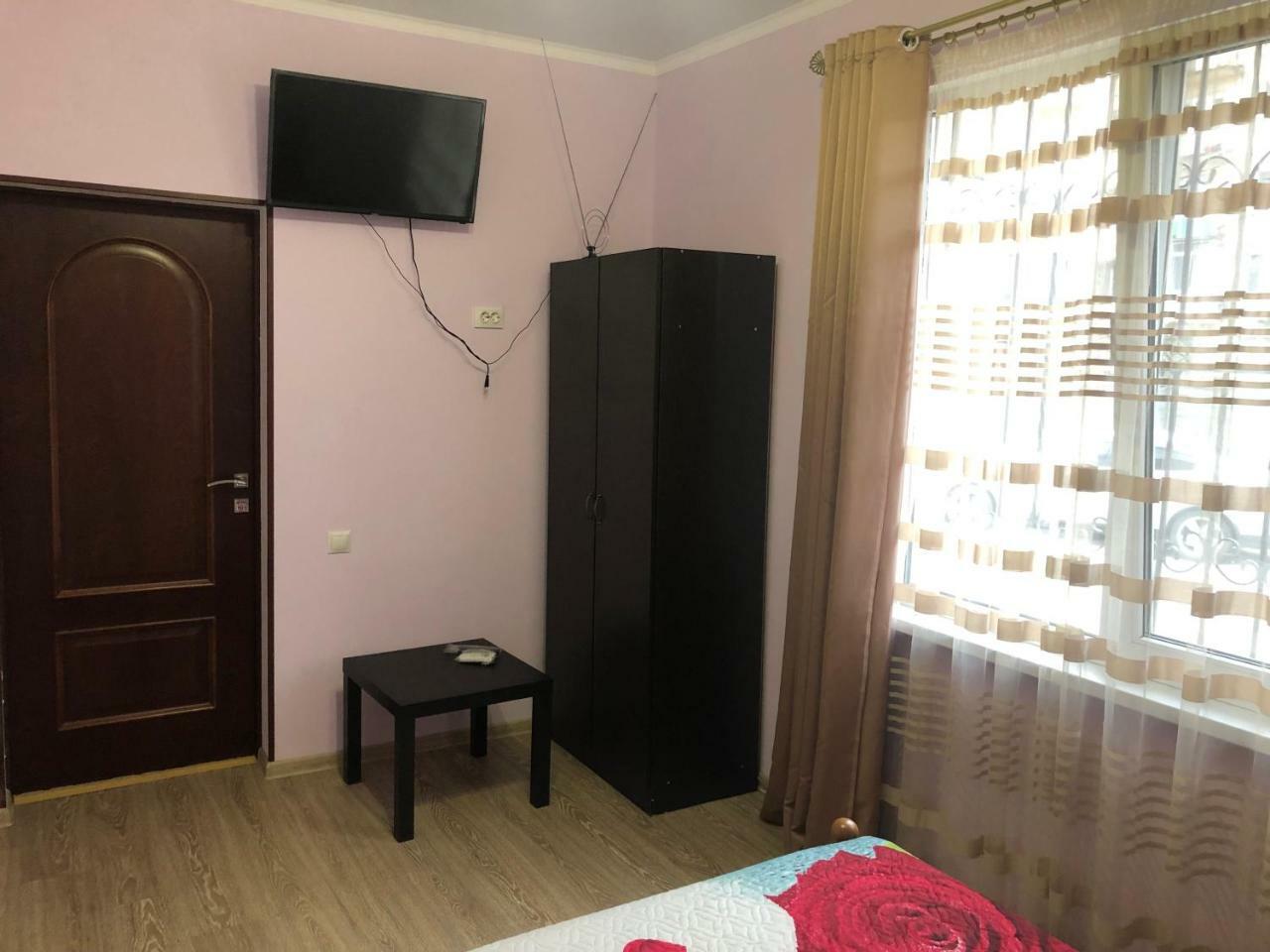 Guest House Nadia Сухумі Екстер'єр фото