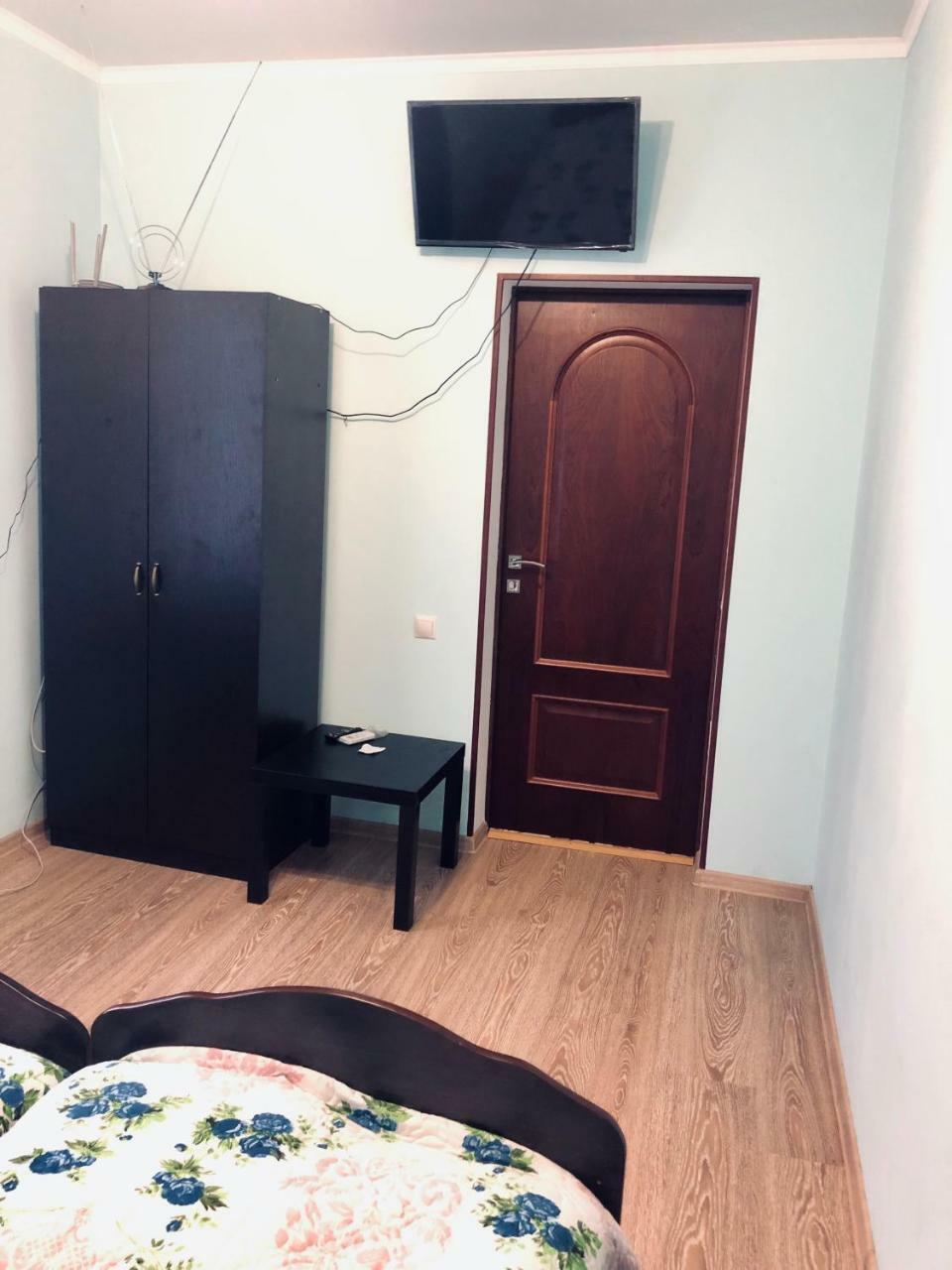 Guest House Nadia Сухумі Екстер'єр фото